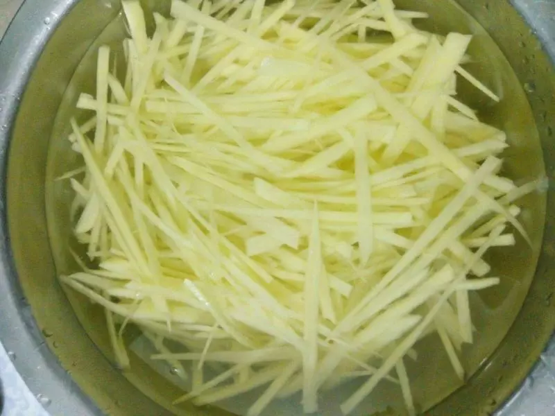 酒店的土豆絲為什麼好吃?訣竅全在這裡,30元1盤在家只需3元