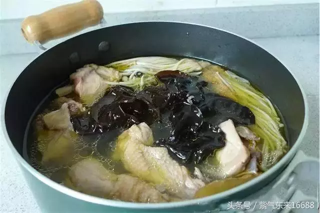 你真的會燉雞湯嗎?讓雞湯好喝10倍的秘訣!