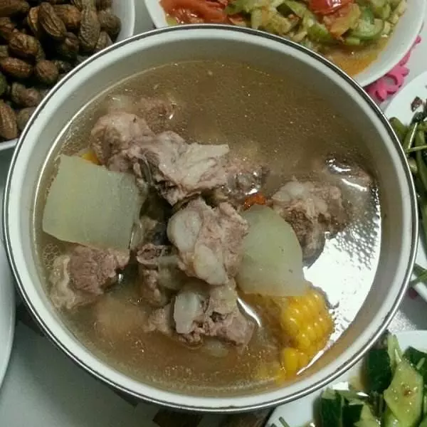 燉「排骨湯」前,要不要炒一下?幸虧我聽了勸,不然煮出來腥味重