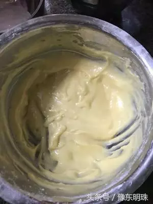 一盒酸奶,兩個雞蛋,鍋里蒸一蒸,輕鬆做出香甜可口的蒸蛋糕!