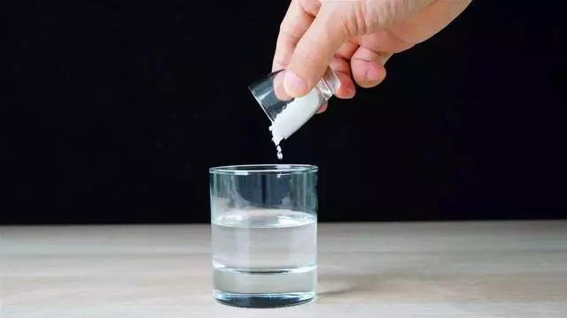 低鈉鹽、加碘鹽、無碘鹽,最應該吃哪種?很多人吃錯了,後果嚴重