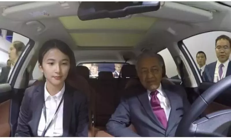 敦馬在華體驗吉利車視頻瘋傳 美女示範竟是大馬獨中生!