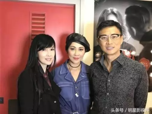 五十一歲周慧敏的腿驚為天人,網友訝異不已:這是真實存在的嗎?
