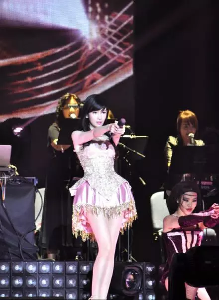 51歲的周慧敏嫩得發光?47歲的黎姿也少女感爆棚啊!