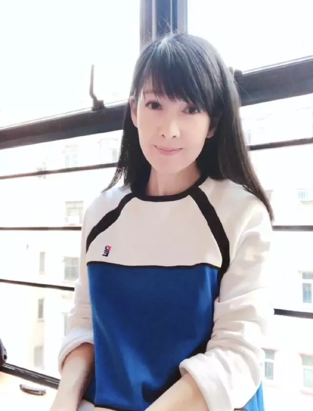 51歲的周慧敏嫩得發光?47歲的黎姿也少女感爆棚啊!