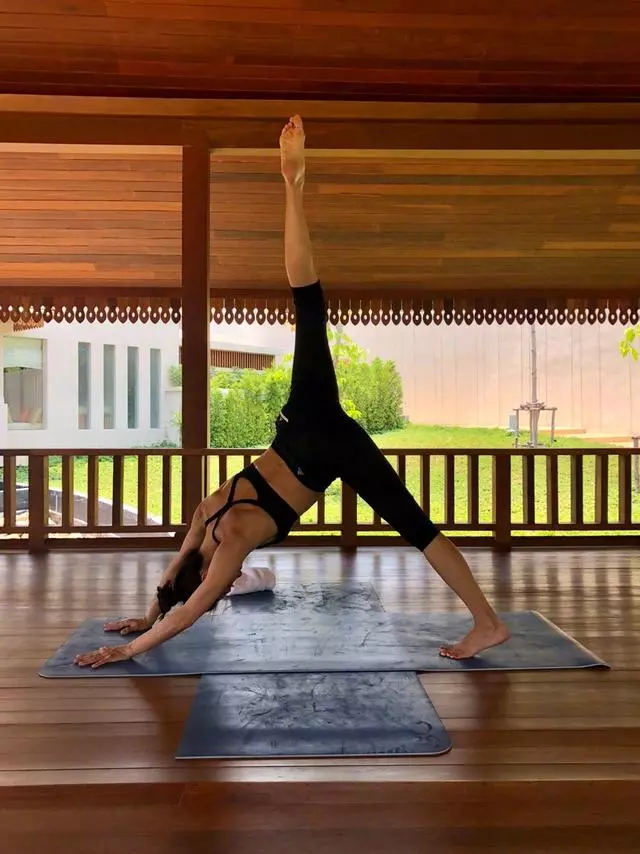 51歲的周慧敏嫩得發光?47歲的黎姿也少女感爆棚啊!