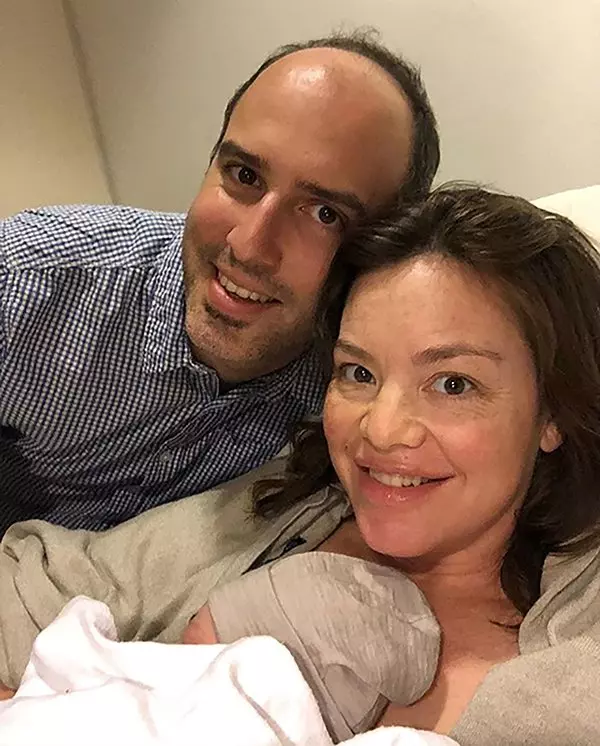騎腳車入院生產 紐婦女部長誕健康男嬰