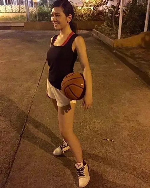 好「挺」!TVB女神主播「入行前美照外流」網:差很多 -