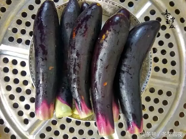 這樣做茄子不用炒,不用炸,吃起來特下飯,做法特簡單還健康