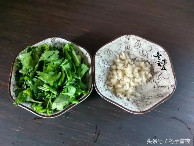 這樣做茄子不用炒,不用炸,吃起來特下飯,做法特簡單還健康