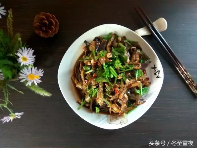 這樣做茄子不用炒,不用炸,吃起來特下飯,做法特簡單還健康