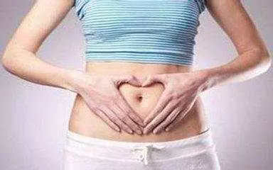 每天睡覺之前,對肚子做20下,拍走肚子贅肉、腰細了,還幫你睡足8小時