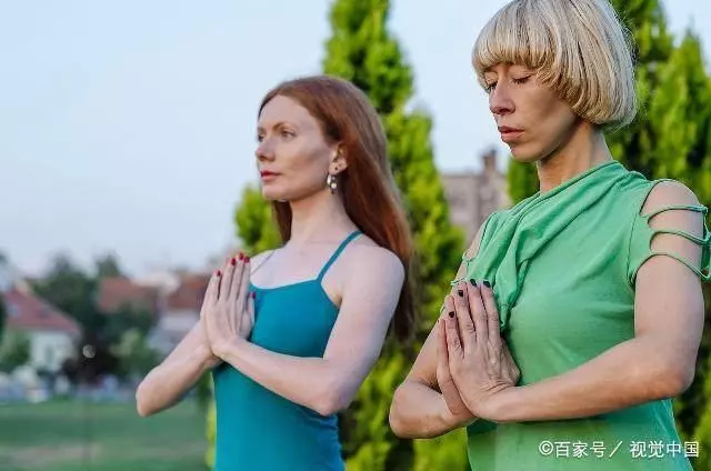 睡前黃金5分鐘,一個簡單動作,比吃補藥還養人!(早看早受益)