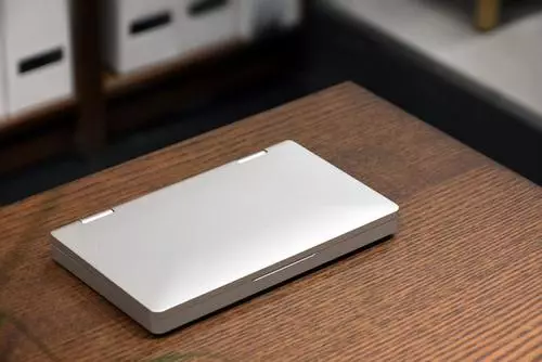 只有巴掌大小的win10筆記本:它能玩主流電腦遊戲嗎?