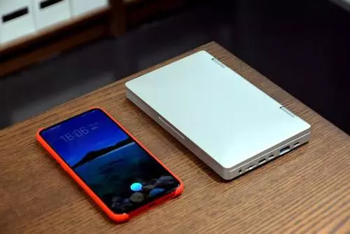 只有巴掌大小的win10筆記本:它能玩主流電腦遊戲嗎?
