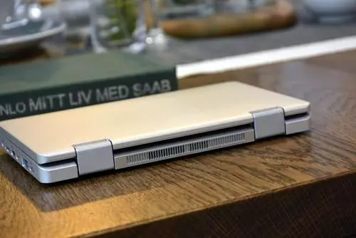只有巴掌大小的win10筆記本:它能玩主流電腦遊戲嗎?