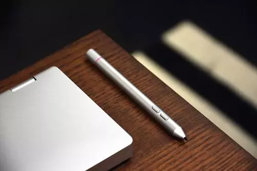 只有巴掌大小的win10筆記本:它能玩主流電腦遊戲嗎?