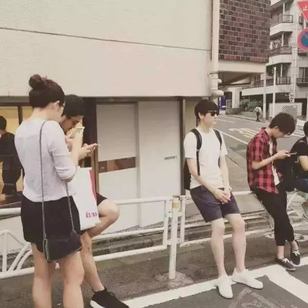 只賣「白色素T恤」的日本小店人氣超高 白T控就算排隊也要朝聖