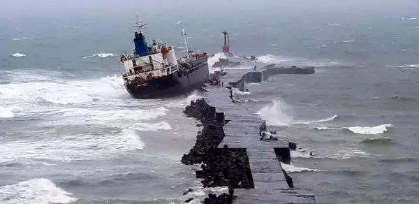 南台灣大雨 高雄鷹架倒塌2死1重傷