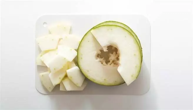 中秋節必備「奇蹟水」喝一周狂甩15kg贅肉!皮膚變嫩白、口臭居然也跟著消失了!冰冰甜甜的很好喝!