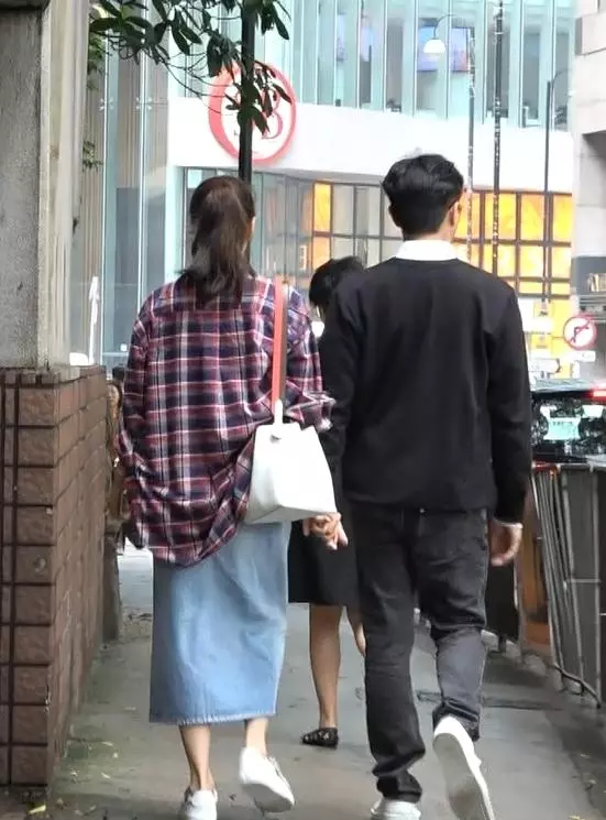 張智霖心思全在家庭上!一家三口逛完街再陪袁詠儀買家具
