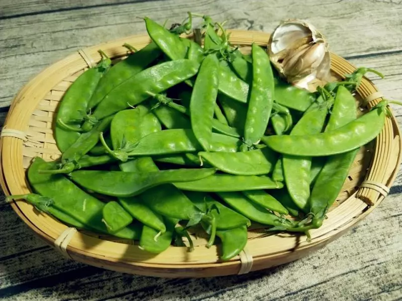 炒荷蘭豆時,很多人省去了「這一步」,難怪炒的不好看更不好吃!