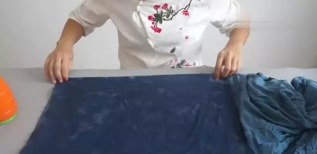 衣服起了褶皺很難看?阿嬤教你一招,不需要熨燙,3分鐘褶皺就能平整!