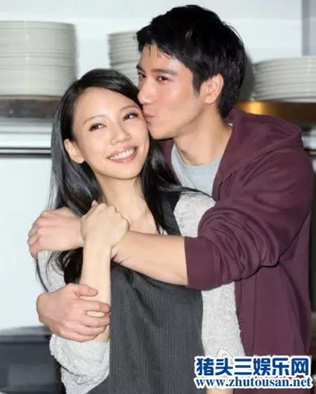 王力宏再一次宣布當爸 李靚蕾順利產子