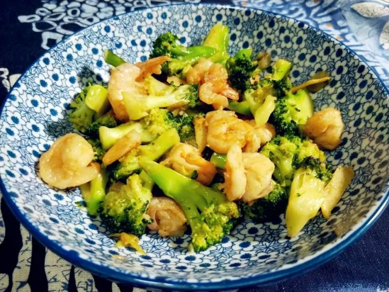 西蘭花和它是天生一對,這樣做營養翻倍更好吃,兒子每次都不夠吃!