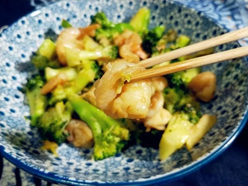 西蘭花和它是天生一對,這樣做營養翻倍更好吃,兒子每次都不夠吃!