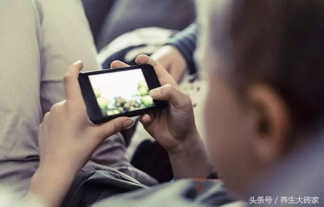 肝不好,臉先知,做好「4個字」,喝好「3杯水」,肝會慢慢變好