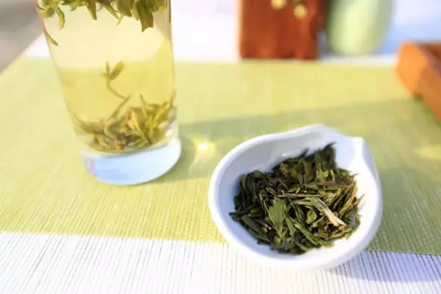 這種葉子用得好,勝過冬蟲夏草!家家都有,可惜知道的人太少……