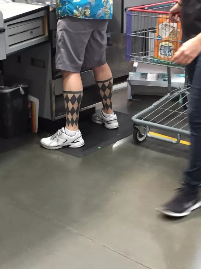18個「刺完後客人會很想把他的店燒掉不要再害人」的兩光刺青師!