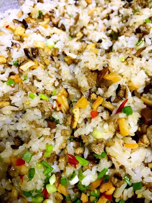 愛吃糯米雞飯的要收藏,學會這種糯米雞飯做法,3斤糯米都不夠吃!