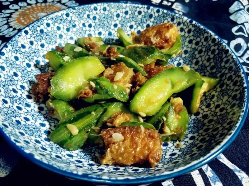 絲瓜和它一起炒,你一定沒試過,鮮香美味特好吃,一上桌就吃沒了