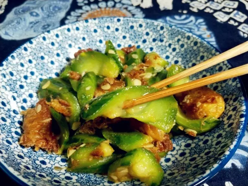 絲瓜和它一起炒,你一定沒試過,鮮香美味特好吃,一上桌就吃沒了