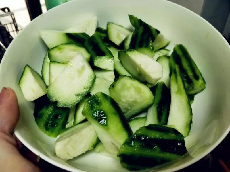 絲瓜和它一起炒,你一定沒試過,鮮香美味特好吃,一上桌就吃沒了