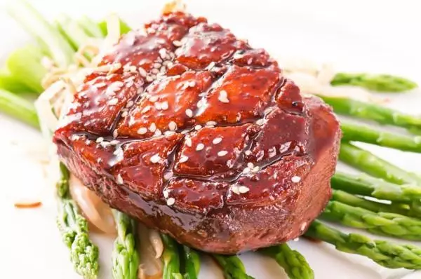丈夫心口隱隱疼痛,突然不愛吃肉,妻子堅持帶其就醫,挽回一命!