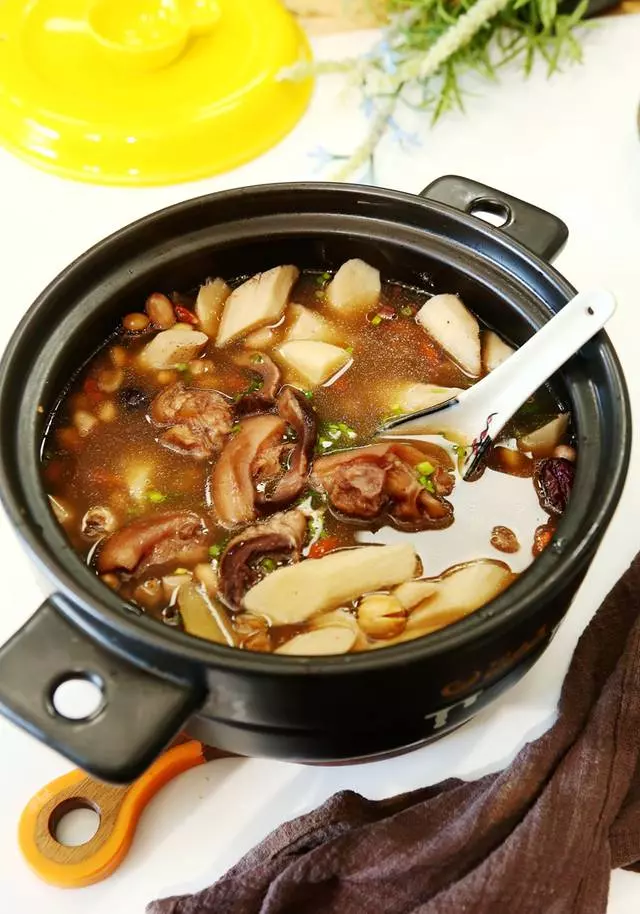 這是一碗長壽湯,「3+3+3」秘方,養心補血益氣,秋天要多喝