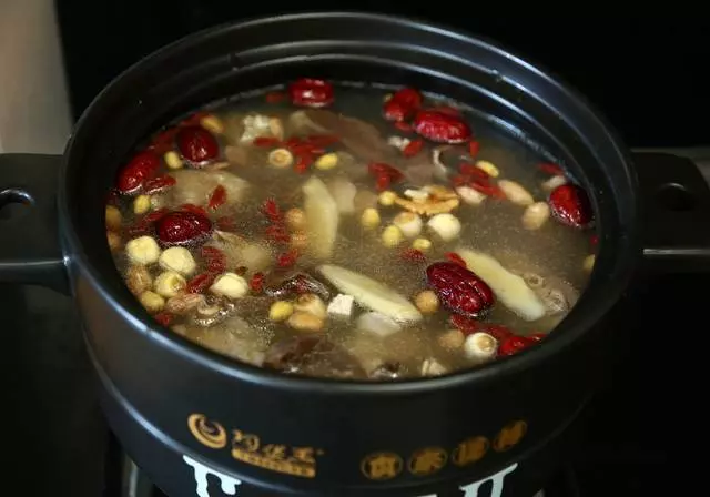 這是一碗長壽湯,「3+3+3」秘方,養心補血益氣,秋天要多喝