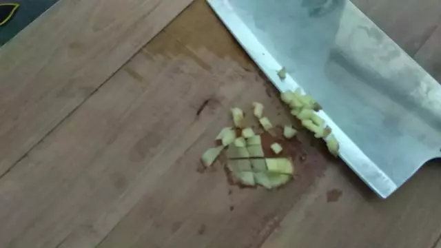 生薑和小蘇打加一起泡水裡,作用可厲害了,可惜知道的人還不夠多