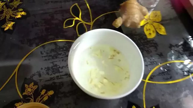 生薑和小蘇打加一起泡水裡,作用可厲害了,可惜知道的人還不夠多
