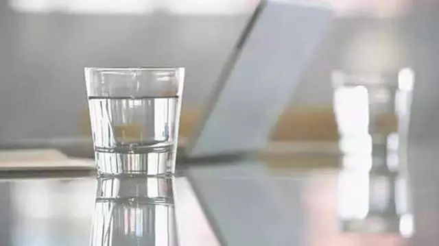 你床頭的這些東西,正「偷走」你的健康!很多人都不知道,快拿走