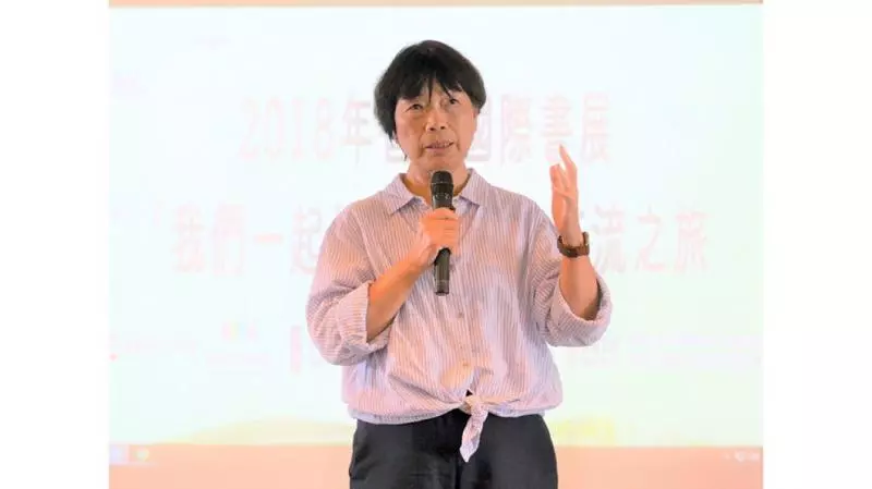 823雨炸「脆弱的大地」 龍應台嘆:政府 卻拿著剪刀