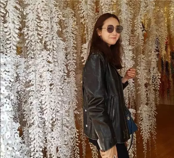 好友曝光崔智友婚後狀況,小9歲老公很疼她,幸福得像個孩子!
