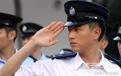 還記得「學警系列」中的李伯翹嗎?他現在的樣子你還認識嗎?