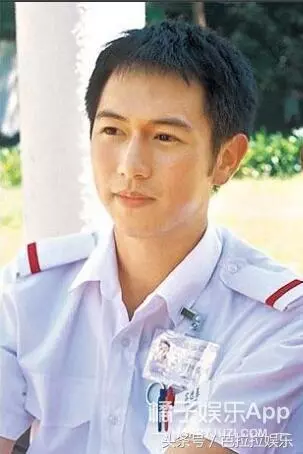 還記得「學警系列」中的李伯翹嗎?他現在的樣子你還認識嗎?