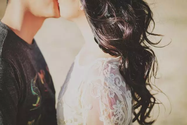 新浪看點 阿姨,你生病了應該去找你的新兒媳婦,我和你兒子都離婚2年了