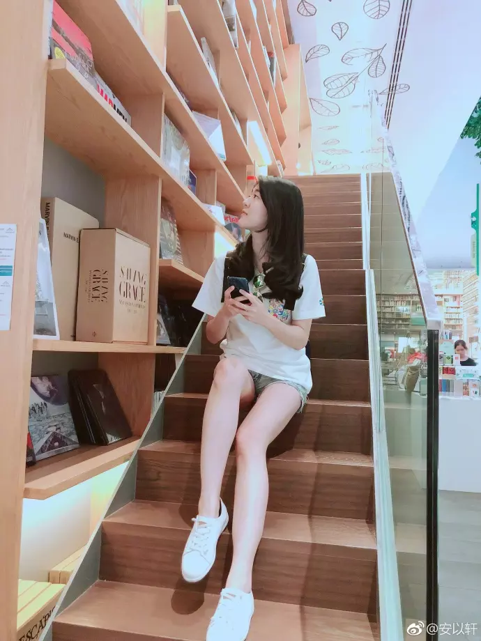長腿美女家族!安以軒3姐妹罕見曝光❤零修圖大長腿網民狂贊:神基因!