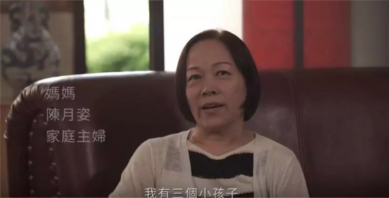 中秋佳節,媽媽假裝一日店員給兒子驚喜,沒想到兒子也準備禮物,媽媽看後淚流滿面!